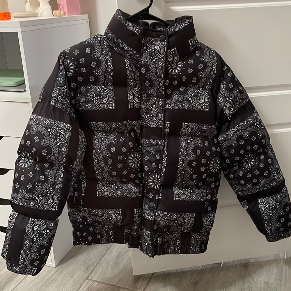 Black bandana puffer coat